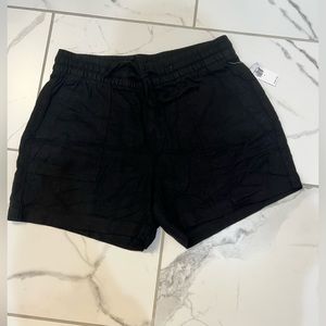 Women’s linen blend shorts BNWT